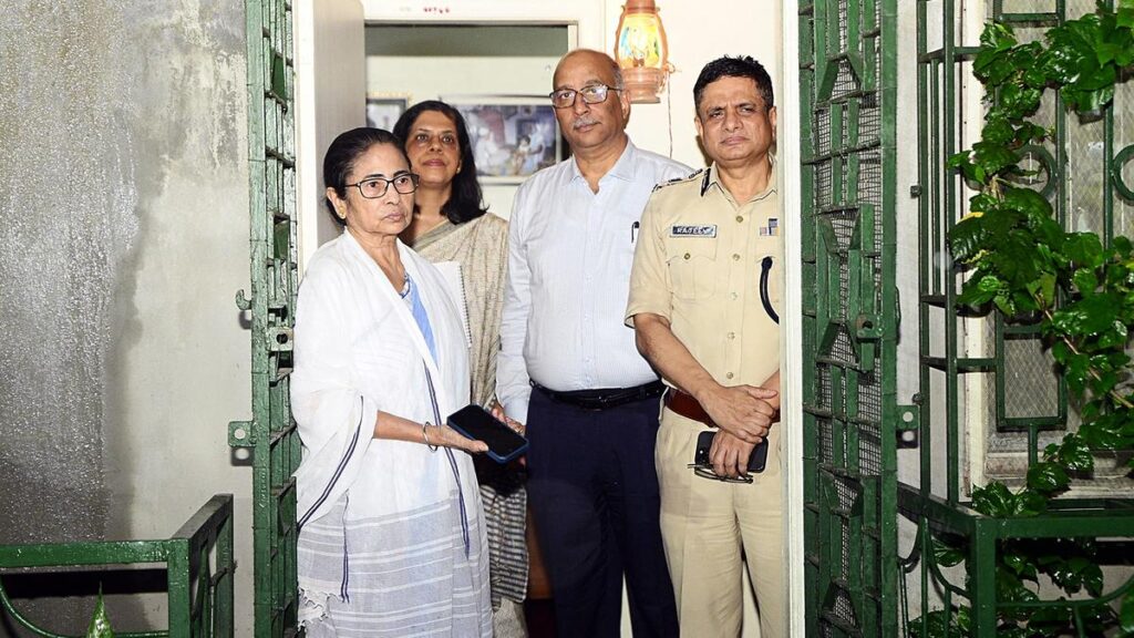 Bengal सरकार ने प्रदर्शनकारी डॉक्टरों को 'पांचवीं और अंतिम बार' शाम 5 बजे ममता के आवास पर बैठक के लिए आमंत्रित किया