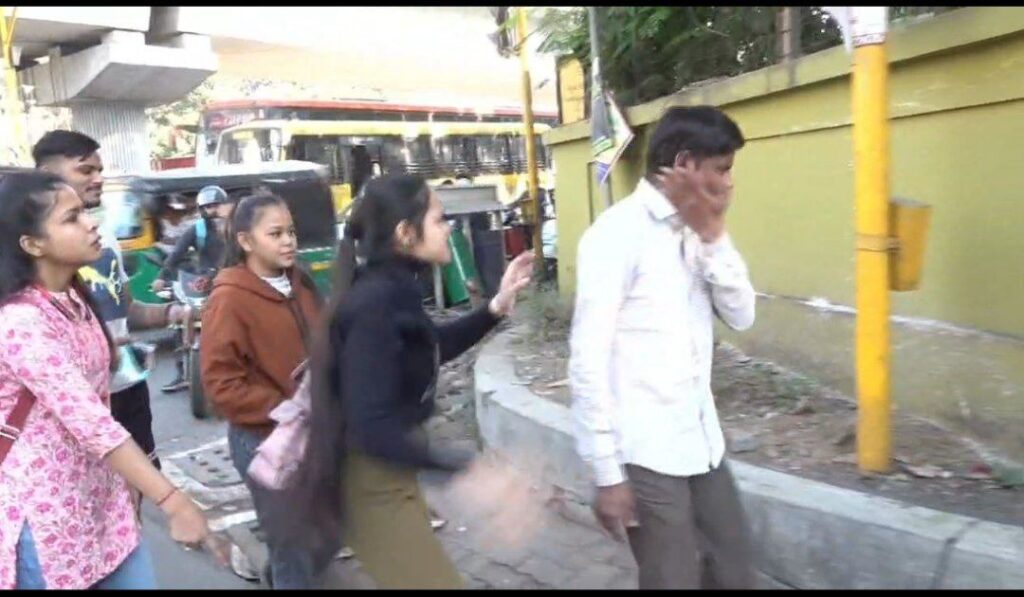 Surat: कापोद्रा क्षेत्र में 3 दिनों तक छेड़छाड़ का मामला, लड़कियों ने दिखाई हिम्मत, आरोपी को सिखाया सबक