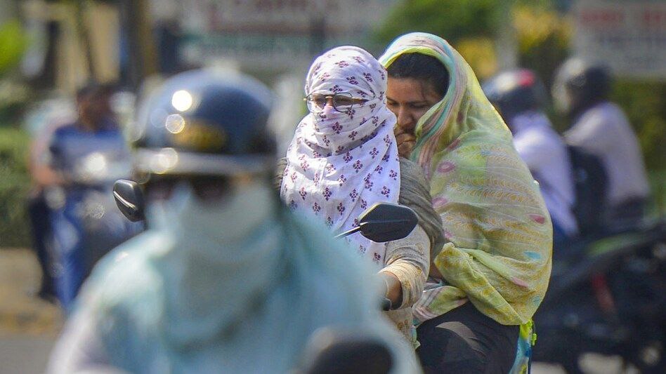 Delhi का अधिकतम तापमान 32.8 डिग्री सेल्सियस रहा, जो सामान्य से 4.4 डिग्री सेल्सियस अधिक है