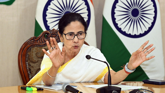 Mamata Banerjee : 'केवल अपनी नौकरी की चिंता करें' प्रदर्शनकारी बंगाल शिक्षकों से अपील