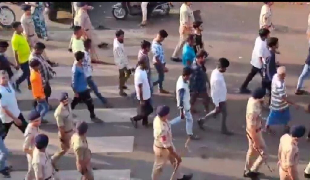 Gujarat में अवैध बांग्लादेशियों पर अब तक की सबसे बड़ी कार्रवाई
